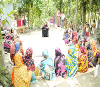 অত্যাবশ্যকীয় পুষ্টি ও স্বাস্থ্যবার্তা বিষয়ক উঠান বৈঠকের চিত্র; জানুয়ারী-জুন ২০১৫